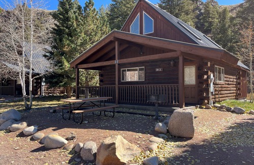 Almont Cabin | Roomy Taylor Canyon Cabin With Private Fishing Access