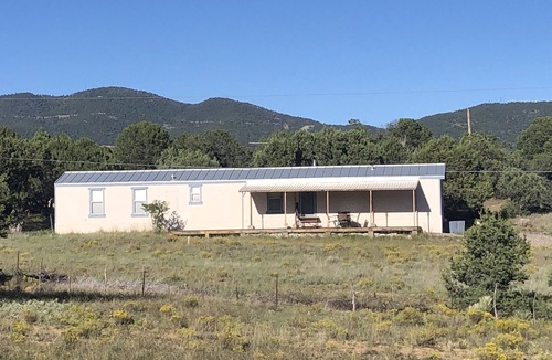 Tyrone House | Round Mountain Retreat