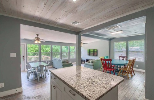 New Braunfels House | RR 8554 Blue Paradise