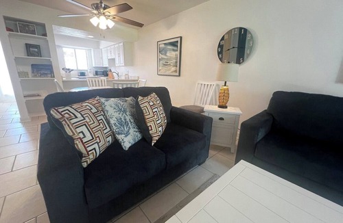 Bradenton Beach Condo | Runaway Bay 151- Beach, bay, pool and gym