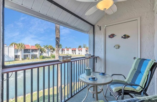 Bradenton Beach Apartment | Runaway Bay 283 condo
