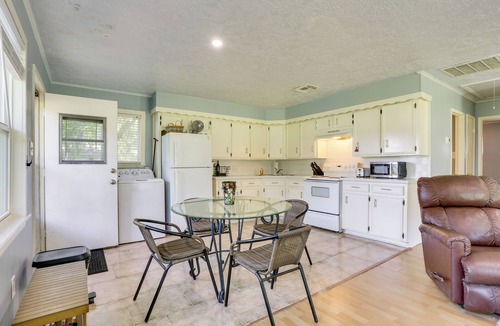 Votaw House | Rural Lakefront Home - 17 Mi to Dtwn Livingston