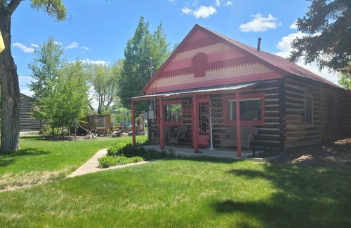 Buena Vista Cabin | Rustic-cozy cabin with modern amenities in quiet neighborhood w/state park yard