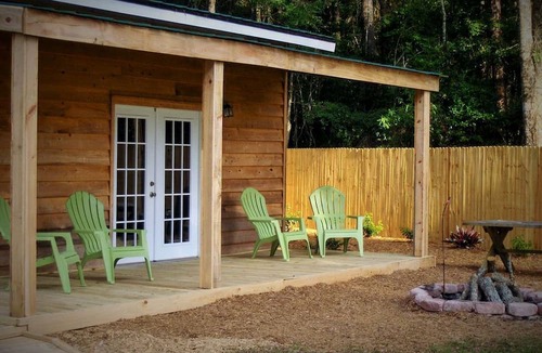 Townsend Cabin | Rustic Creekside Cabin Rental with a Private Dock near the Georgia Coast