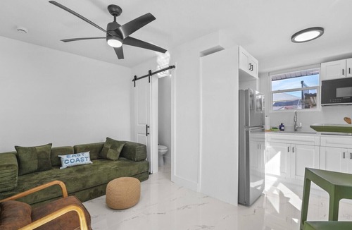 Fort Myers Beach Cottage | Sage Sands Cottage | Steps to Beach/Pool/Fort Myers Beach Times Square