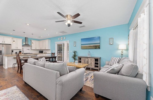 Marineland Acres Cottage | Sailing Mood by Distinctive Beach Rentals