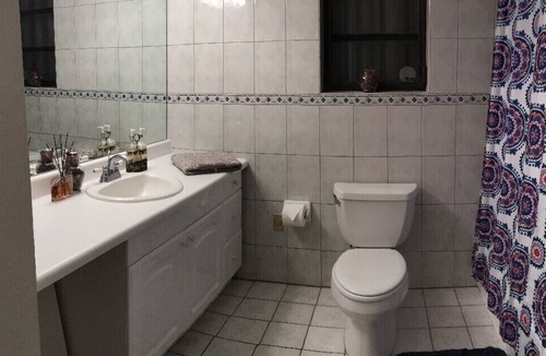 Davie House | Salt Water Pool, BBQ, 18 mins to Hollywood Beach, 15 mins to FFL, 25 mins to MIA