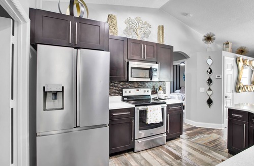 Boyette Springs Villa | Saltwater Heated Pool 15 Min to Downtown & Parks