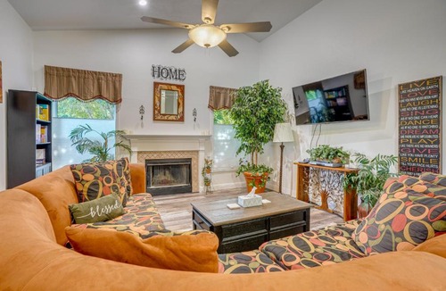 Adobe Hills House | Saltwater Pool! Family Gem Near Hurricane Harbor