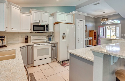 Sebring House | Saltwater Pool! Sebring Oasis Near Lake Jackson