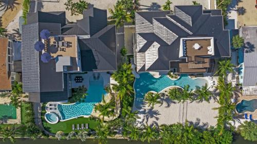Siesta Key House | Salty Manor Estate