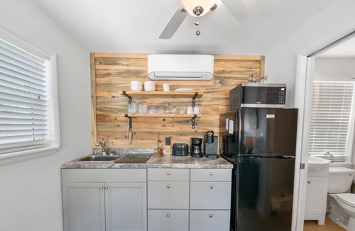 Bid-a-wee Beach Apartment | "Salty Suite" | 2 Blocks to the Beach | Private Beach Access Gate