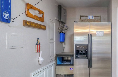 South Padre Island House | Salty Times 🌊 – Stay Longer, Save More with a 10% Discount on 7+ Nights!