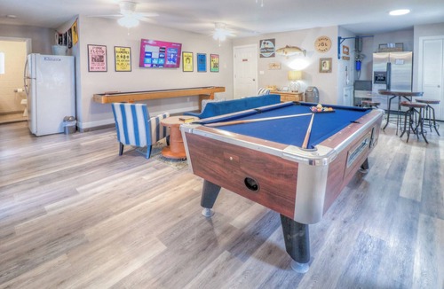 South Padre Island House | Salty Times 🌊 – Stay Longer, Save More with a 10% Discount on 7+ Nights!