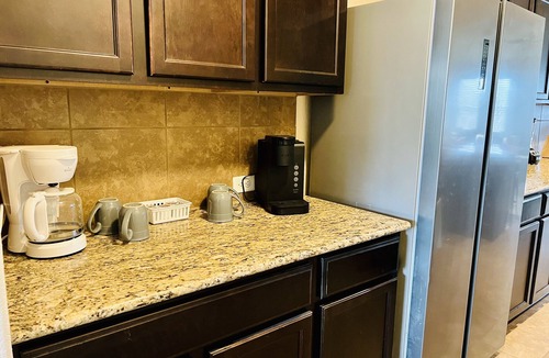 Southside House | San Antonio home near BMT, Riverwalk, Alamo, and Sea World