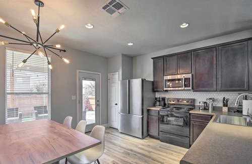 San Antonio House | San Antonio Home w/Patio + Grill Near SeaWorld!