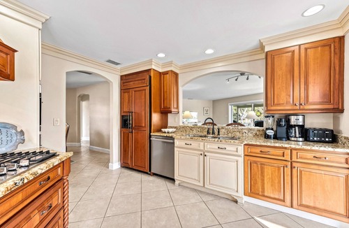 Siesta Key House | Sand Dollar Cottage | Waterfront Home w/Private Pool & Kayaks! Minutes to Siesta Key Beach!