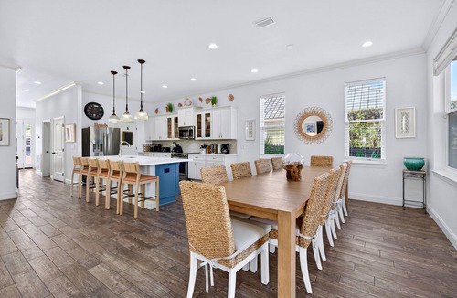 Crystal Beach House | Sand Pebble: Beach steps away, FREE Golf cart, Heated pool, Bunk rooms