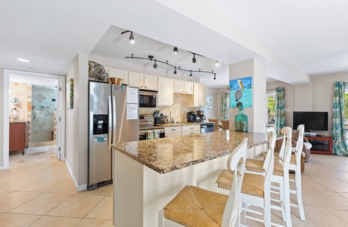 Key Colony Beach House | SandCastle. Upscale, Whole house. Upper and Lower side. Private Pool, 75 Ft Dock
