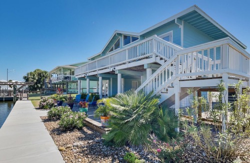 Rockport House | Sandy Oasis by Miss Kitty’s