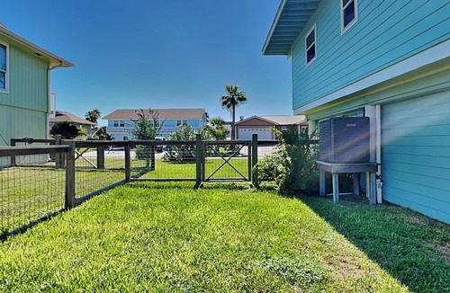 Rockport House | Sandy Oasis by Miss Kitty’s