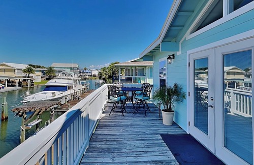 Rockport House | Sandy Oasis by Miss Kitty’s