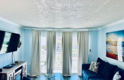 Galveston House | Sandy Seawall Escape Resort