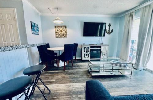 Galveston House | Sandy Seawall Escape Resort