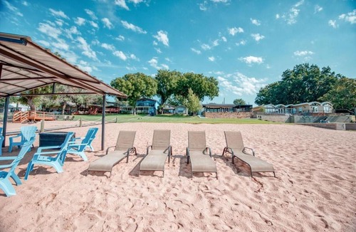 Kingsland House | Sandy Shores Vacation Home