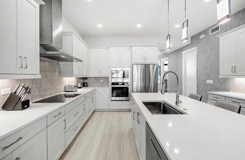 Melbourne Beach Condo | Sandy Solace | Stylish Ocean View Condo w/Balcony, Premium LR/DR & Huge Master