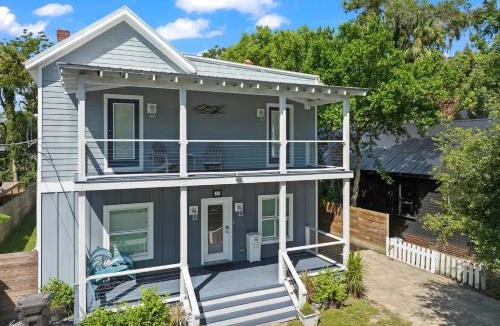 Lincolnville House | Sanford Splash l Pool l Dogs OK l Walk to DNTN