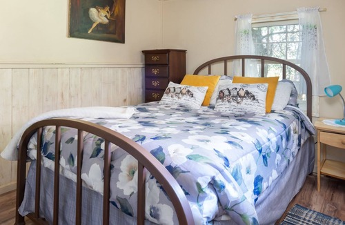Canoncito House | Santa Fe Getaway | Pet Friendly, Scenic Views!