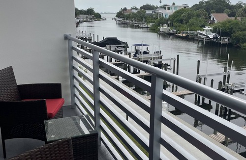 Central Sarasota Condo | Sarasota Bay Views Luxury Waterfront