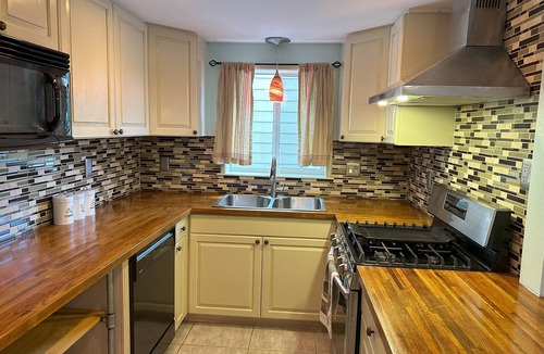 Flora Villa House | Sarasota Gem Private Heated Pool Minutes to Siesta and Lido Beaches Family-Ready