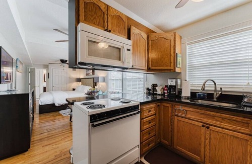 Grandview Heights Condo | Savannah Apartment a Cozy Apartment Retreat Htd Pool and BBQ