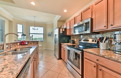Bradenton Condo | Screened Patio & Resort Perks: Bradenton Condo!