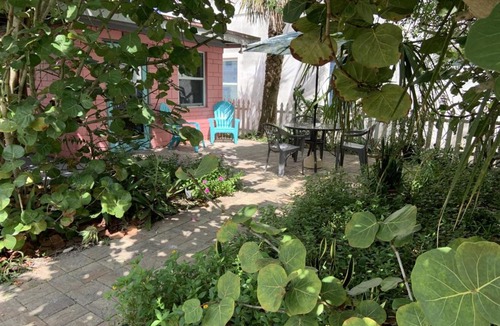 Flagler Beach Apartment | Sea Grape Cottage - At Casas de la Playa Central