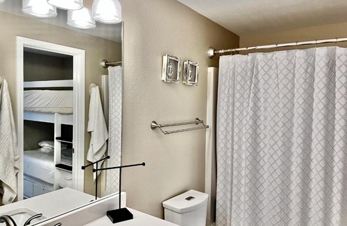 Gulf Place Apartment | Sea La Vie Cabanas 308 Pool Private Beach Hot Tub