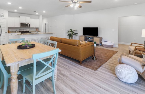 Port St. Joe House | SEA SMILE offers amazing sunsets, amenities galore & mother-in-law suite! Snowbirds welcome