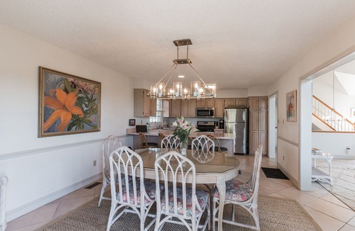 West Cape May House | 'Seabreeze on Sunset '. Peaceful Retreat. Top Level Ocean View. Two En-Suites.