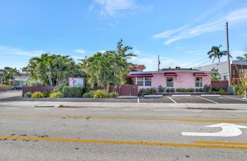 Pompano Beach Hotel | Seahorse Guesthouse