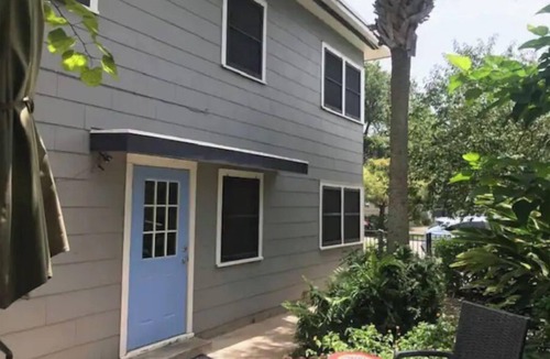 Galveston Apartment | Sealy Suites B Historic East End - Walk to Beach, UTMB & Strand