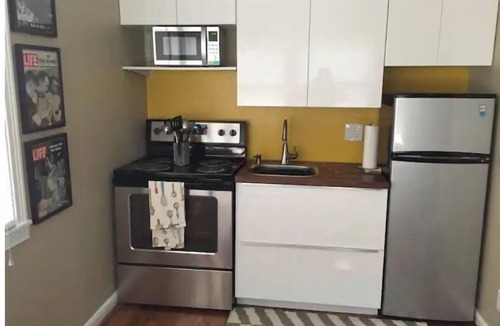 Galveston Apartment | Sealy Suites D Historic East End - Walk to Beach, UTMB & Strand