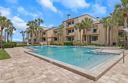 Sawgrass House | Seas the Day - Serene condo w pool & beach access