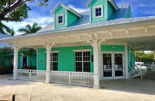Boynton Beach Apartment | Seashell 4- Luxury Studio close to the beach!