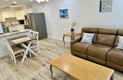 Boynton Beach Apartment | Seashell 6 - Luxury Apartment close to the beach!