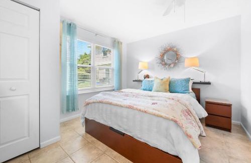 Surfcrest Village House | Seashell House 4BR Family & Pet Friendly Beach Home