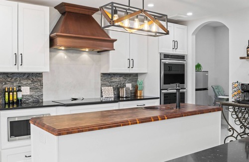 Butterknife House | Seashell Paradise: 5BR w/Pool, Spa on Sanibel!