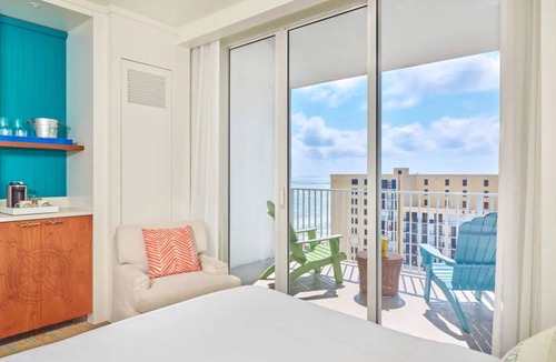 Hollywood Hotel | Seaside Luxe Retreat Perfect for Wellness Enthusiasts with Outdoor Pool
