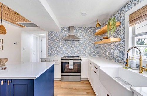 Bayshore Gardens House | Seaside Serenity: A luxurious and modern HEATED Pool Home